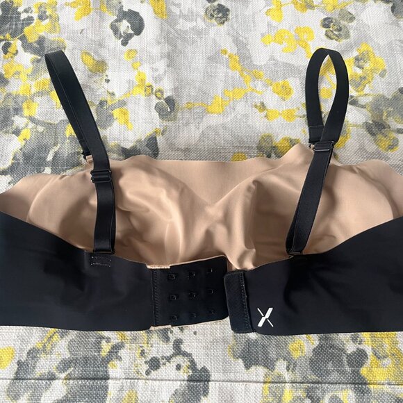 Knix padded Evolution bra, black/beige, size 4 - Picture 4 of 4